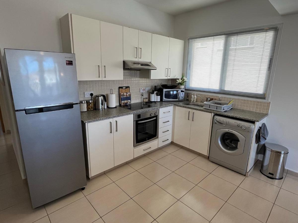 Beautiful 2 Bed Apartment In Peyia Valley, Paphos Exterior foto