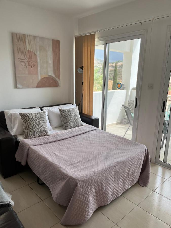 Beautiful 2 Bed Apartment In Peyia Valley, Paphos Exterior foto